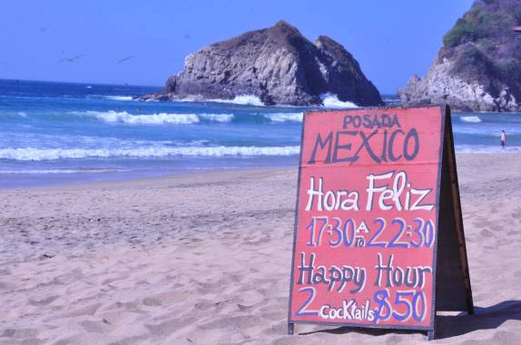O nosso 'happy hour' em Zipolite, no México